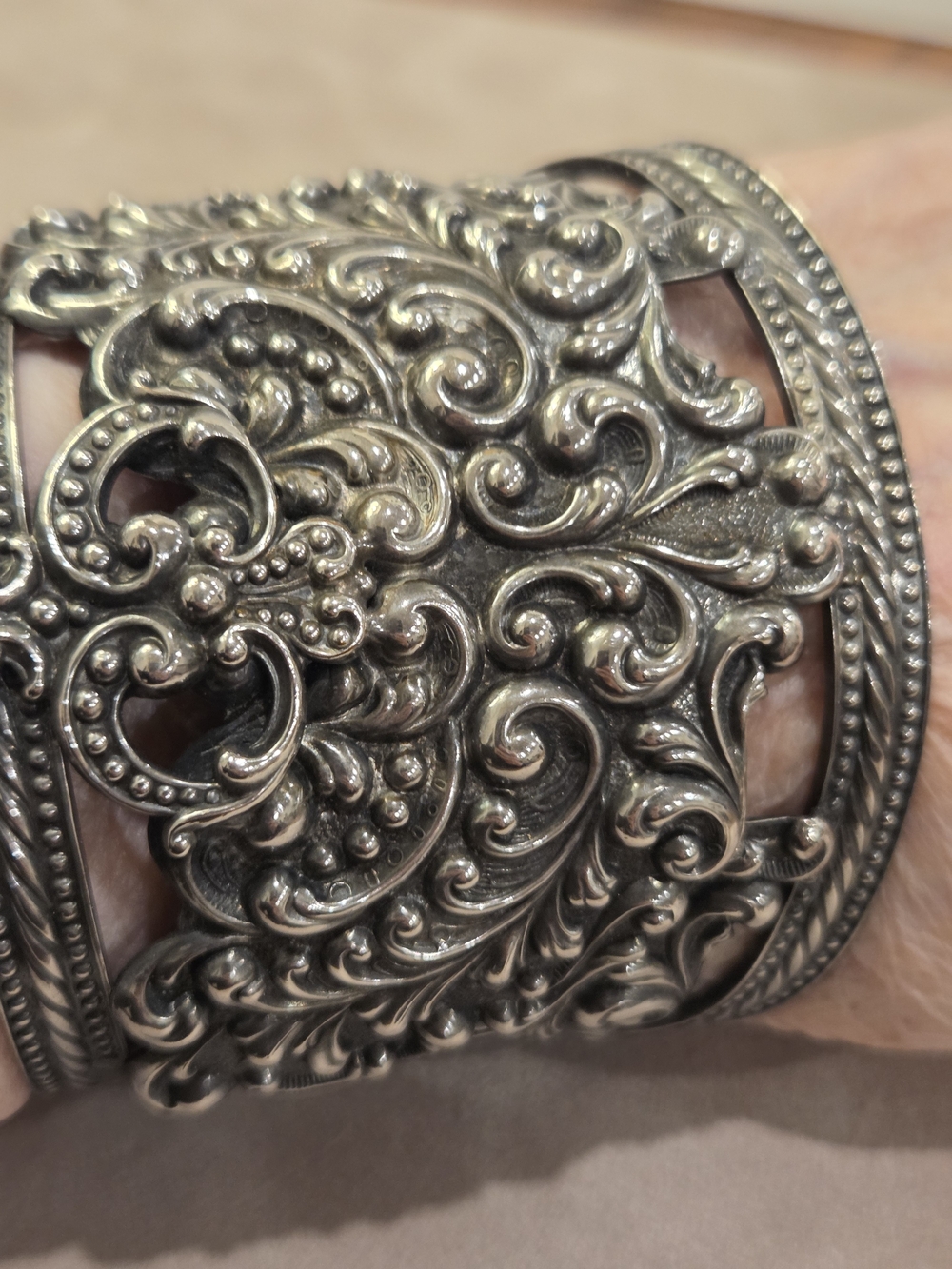 Fabulous 1950's Napier Ornate Filigree Silver-plated Cuff Bracelet - Picture 8 of 11